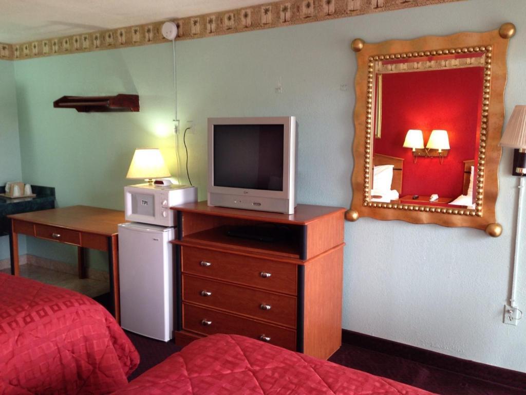 Motor Inn Clewiston Room photo